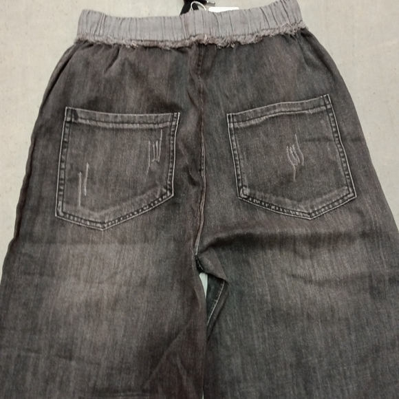 NWT YesNo Distressed Denim Wide Leg Coulotte Pants Floral Embroidery Size Small - Picture 6 of 10